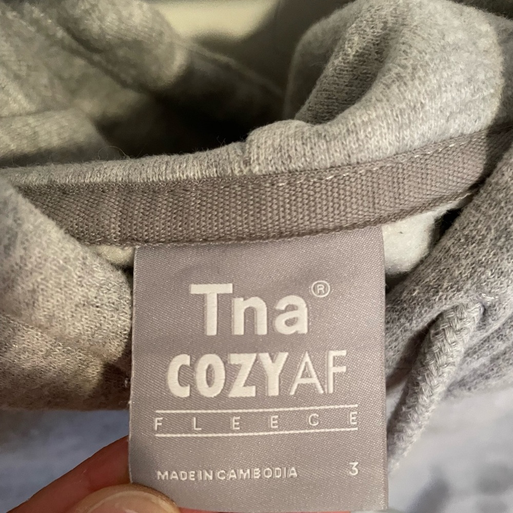 Cozy Fleece Boyfriend Cropped Hoodie - TNA